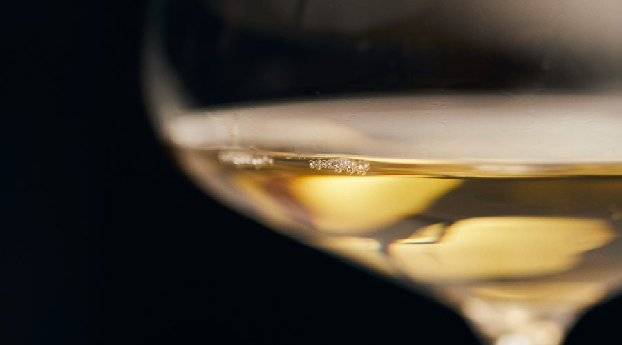 Sancerre blanc : le vin idéal pour accompagner les repas estivaux ?
